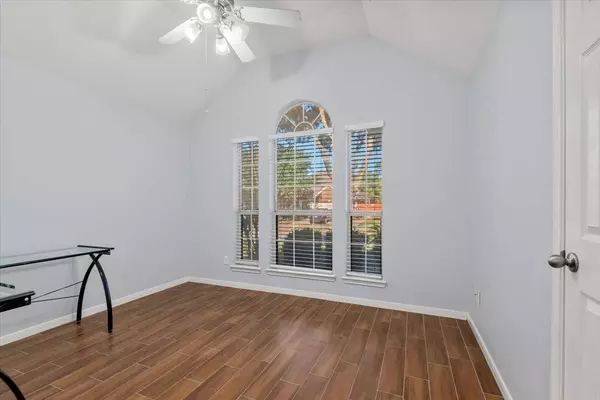 8215 Hayden Cove DR, Tomball, TX 77375