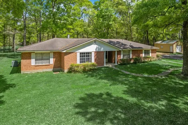 10267 Pineridge DR, Conroe, TX 77303