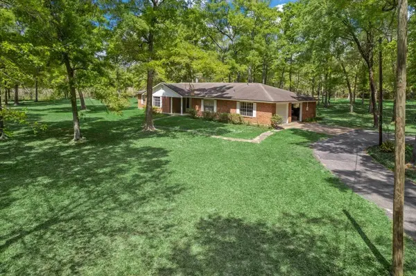 10267 Pineridge DR, Conroe, TX 77303