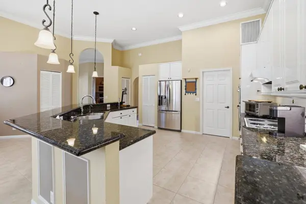 606 CYPRESS GREEN CIR, Wellington, FL 33414