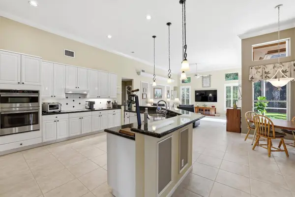 606 CYPRESS GREEN CIR, Wellington, FL 33414