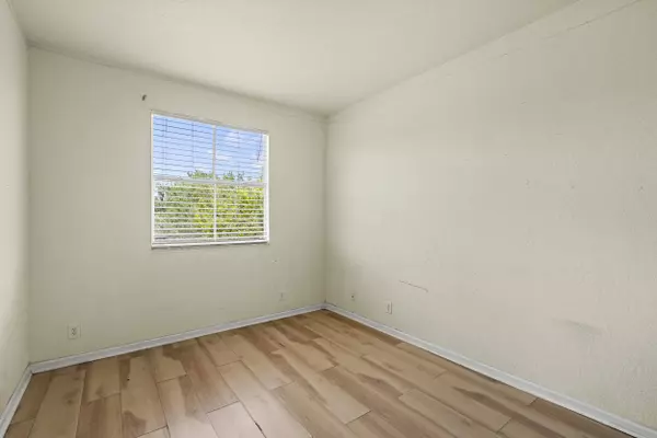 5919 Walnut Park Ln LN, Fort Pierce, FL 34951