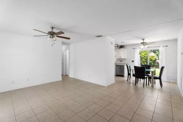 1057 SW Gastador AVE, Port Saint Lucie, FL 34953