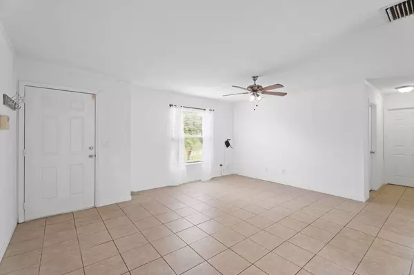 1057 SW Gastador AVE, Port Saint Lucie, FL 34953