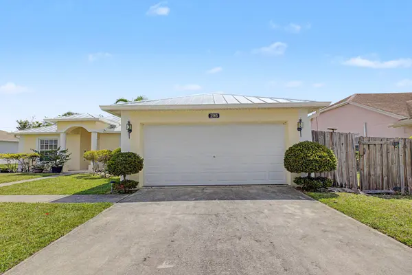 2585 SE LAKEWOOD ST, Port St Lucie, FL 34952