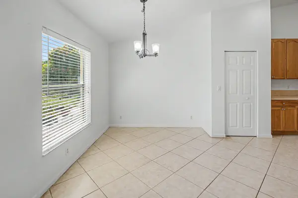 2585 SE LAKEWOOD ST, Port St Lucie, FL 34952