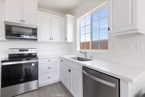 30981 Alister LN, Winchester, CA 92596