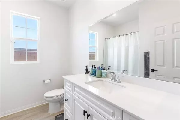 30981 Alister LN, Winchester, CA 92596