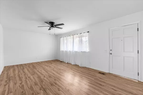 32 Kent DR, Rossville, GA 30741