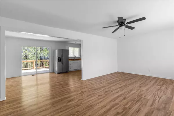 32 Kent DR, Rossville, GA 30741