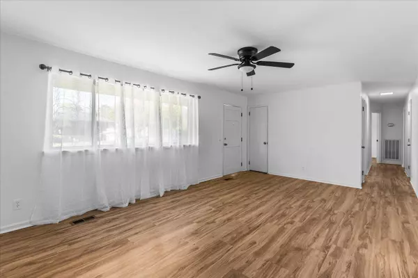 32 Kent DR, Rossville, GA 30741