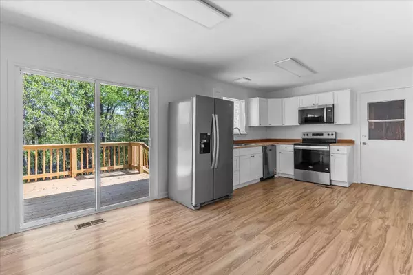 32 Kent DR, Rossville, GA 30741