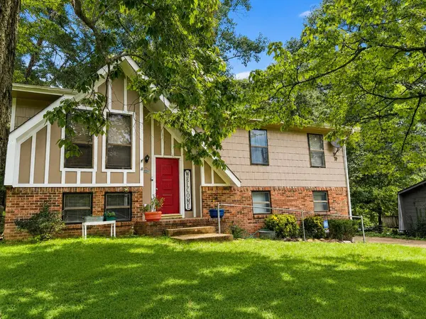 1045 Hillcrest RD, Hixson, TN 37343