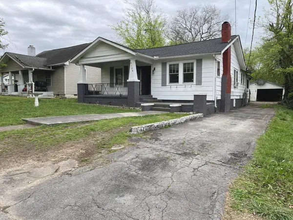 2104 Elmendorf ST