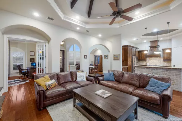 200 Menger, Boerne, TX 78006