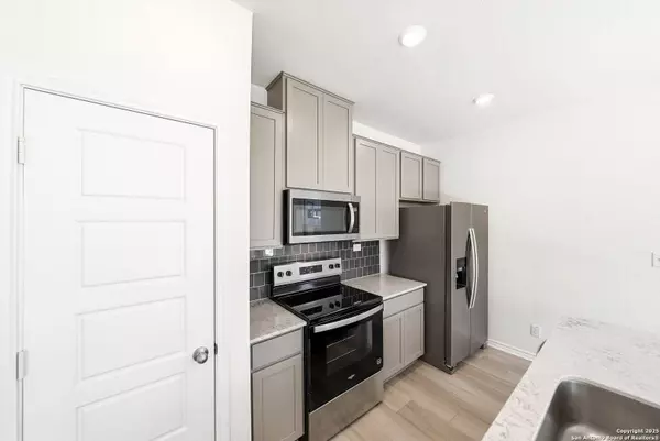 118 mission lake, Boerne, TX 78006