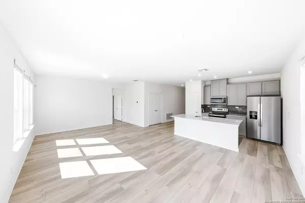 118 mission lake, Boerne, TX 78006