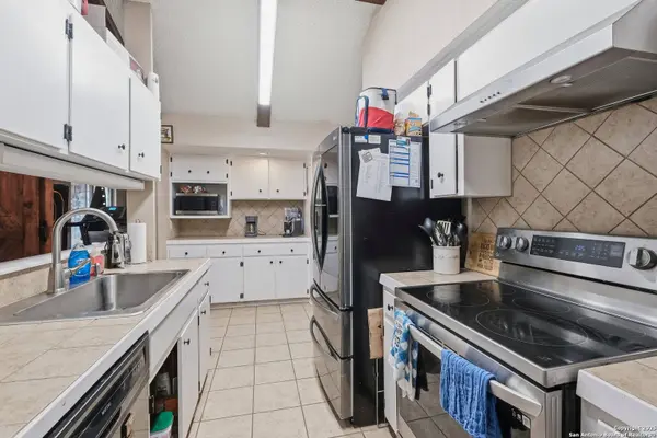 6810 twinspur, Leon Valley, TX 78238