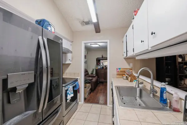 6810 twinspur, Leon Valley, TX 78238