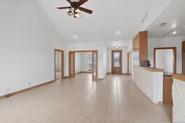 124 Majestic Oaks Dr, Boerne, TX 78006