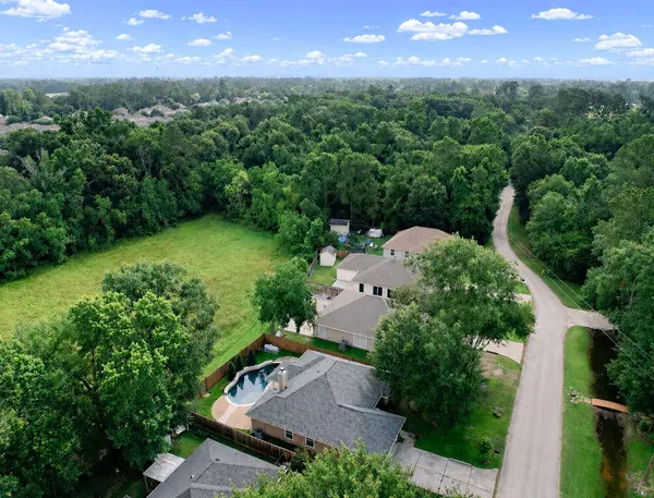 810 Springwood DR, Conroe, TX 77385