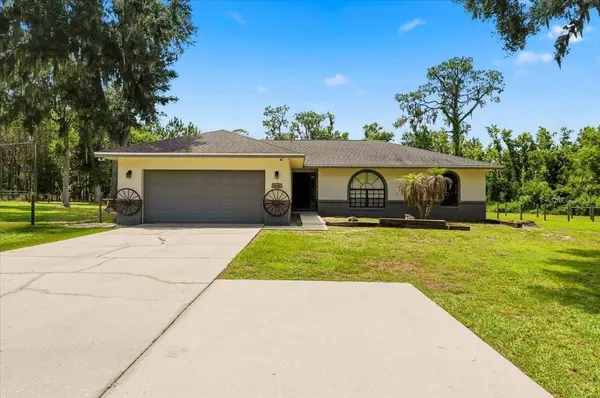 8636 OAKWOOD DR, Lakeland, FL 33810