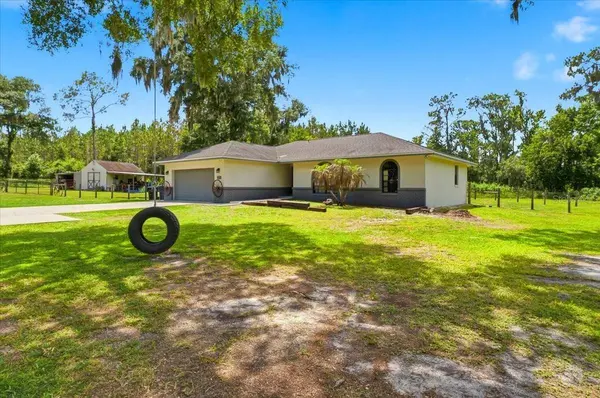 8636 OAKWOOD DR, Lakeland, FL 33810