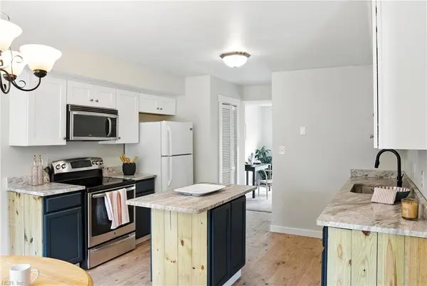 121 Windsor Pines WAY #J, Newport News, VA 23608