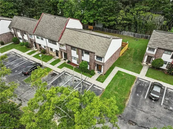 121 Windsor Pines WAY #J, Newport News, VA 23608