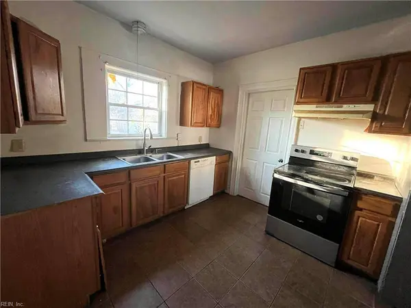 2106 Richmond AVE, Portsmouth, VA 23704