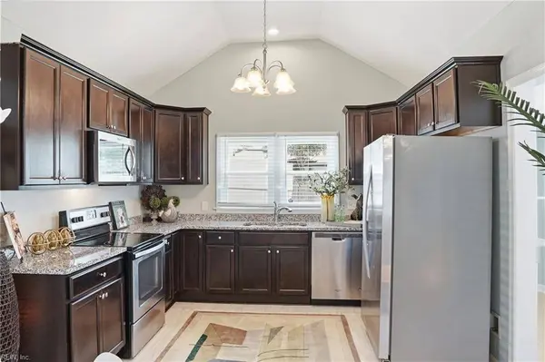 1405 Perry ST, Chesapeake, VA 23324