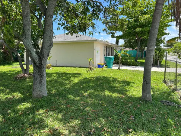 806 NW 1ST ST, Boynton Beach, FL 33435