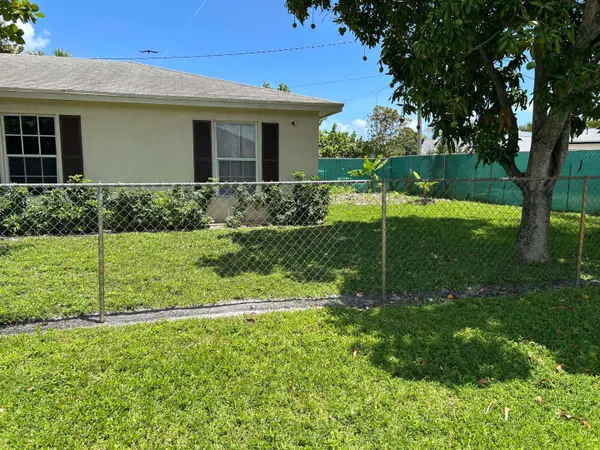 806 NW 1ST ST, Boynton Beach, FL 33435