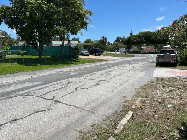 806 NW 1ST ST, Boynton Beach, FL 33435
