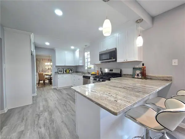 721 Burgesses LN, Virginia Beach, VA 23452