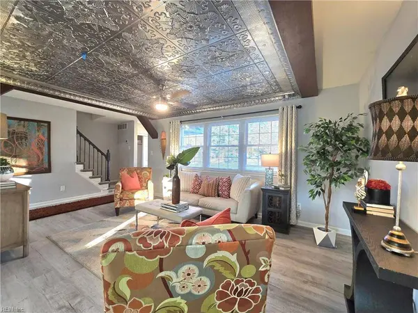 721 Burgesses LN, Virginia Beach, VA 23452