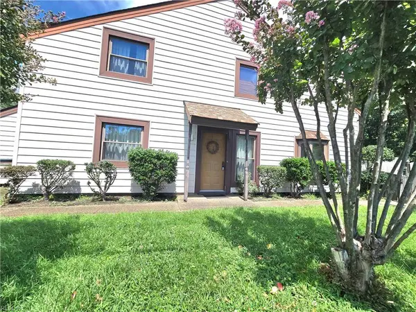 719 Lord Byron DR, Virginia Beach, VA 23452
