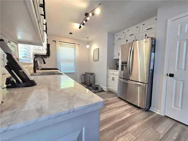 2460 Broadnax CIR, Chesapeake, VA 23323