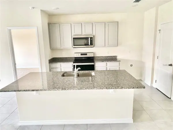 2637 ROWAN ST, Tavares, FL 32778