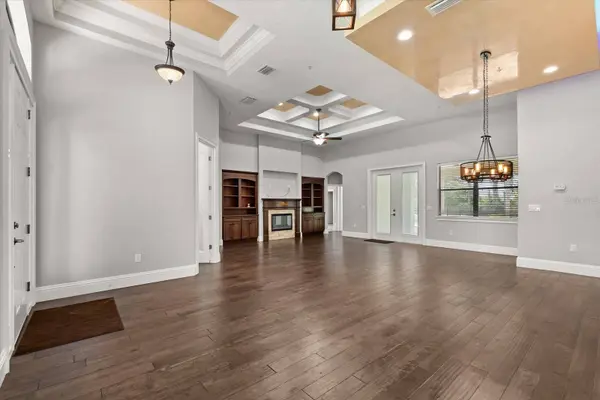 25910 TIMUQUANA DR, Sorrento, FL 32776