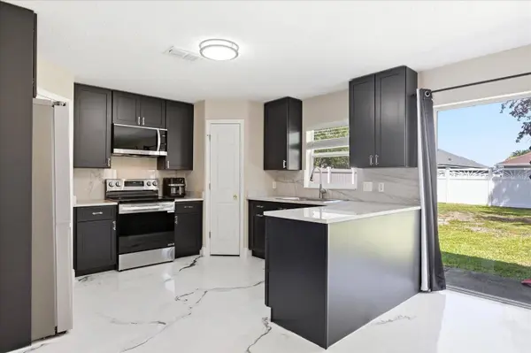 2126 BLACKSTONE LANDING DR, Kissimmee, FL 34758