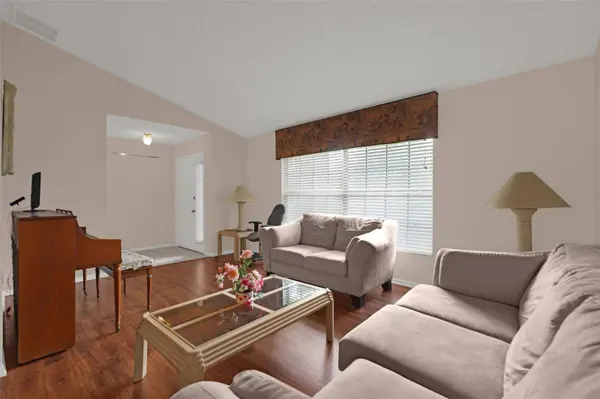 3044 CRESTED CIR, Orlando, FL 32837