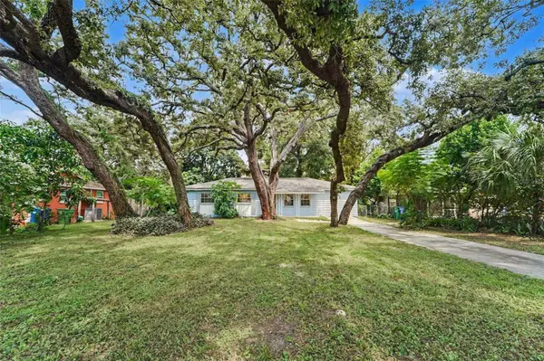 8121 N OLA AVE, Tampa, FL 33604