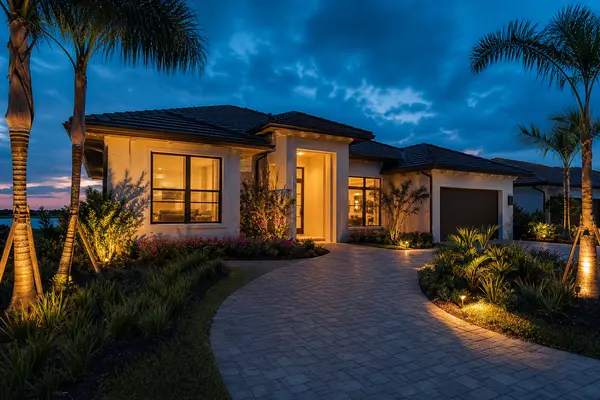 Who Helps Sell Homes in Venice During a Big Move?