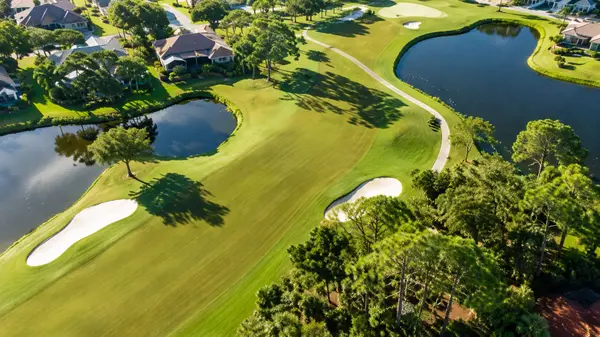What makes Venice Golf & Country Club a Standout Golf Community in Southwest Florida?,Bill Bambrick