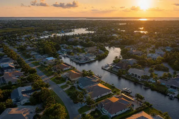 What Makes Waterfront Homes in Port Charlotte Worth More