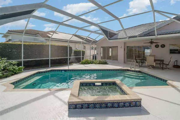 4817 61ST AVENUE DR W #10B, Bradenton, FL 34210