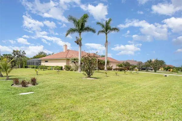 6120 9TH AVENUE CIR NE, Bradenton, FL 34212