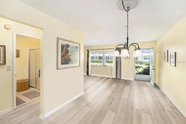 5216 81ST ST N #2, St Petersburg, FL 33709