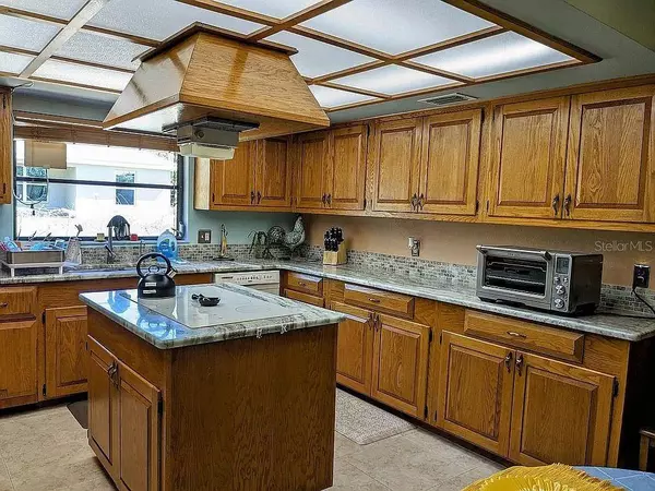 2650 COLONADE LN, North Port, FL 34286